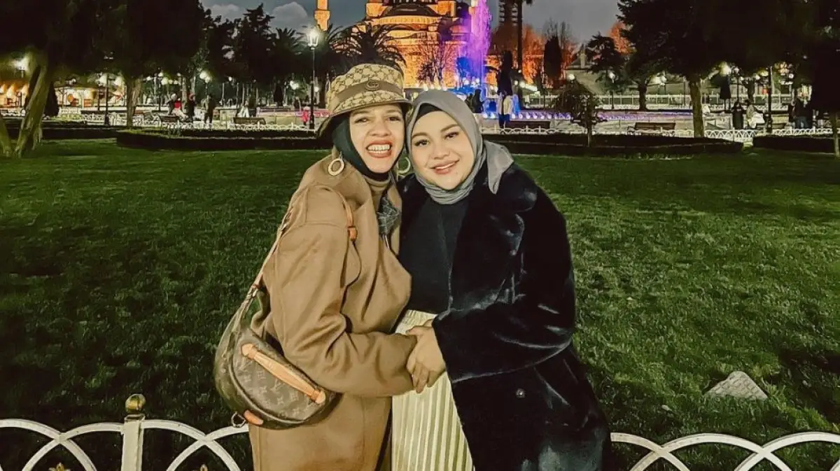 Lenggogeni Faruk dan Aurel Hermansyah