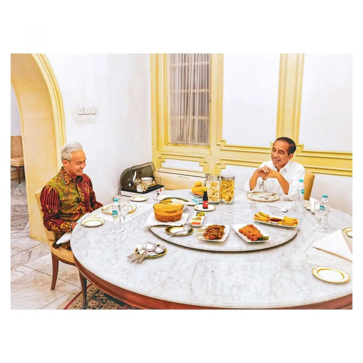 Ganjar Pranowo makan malam dengan Jokowi. (Sumber : instagram/ganjar_pranowo)