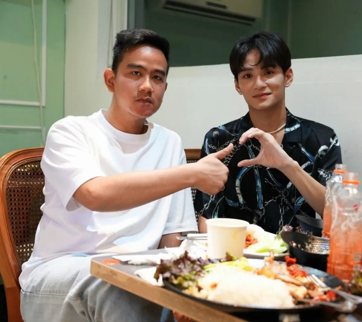 Gibran Rakabuming dan Zayyan XODIAC. (Sumber : twitter/gibran_tweet)