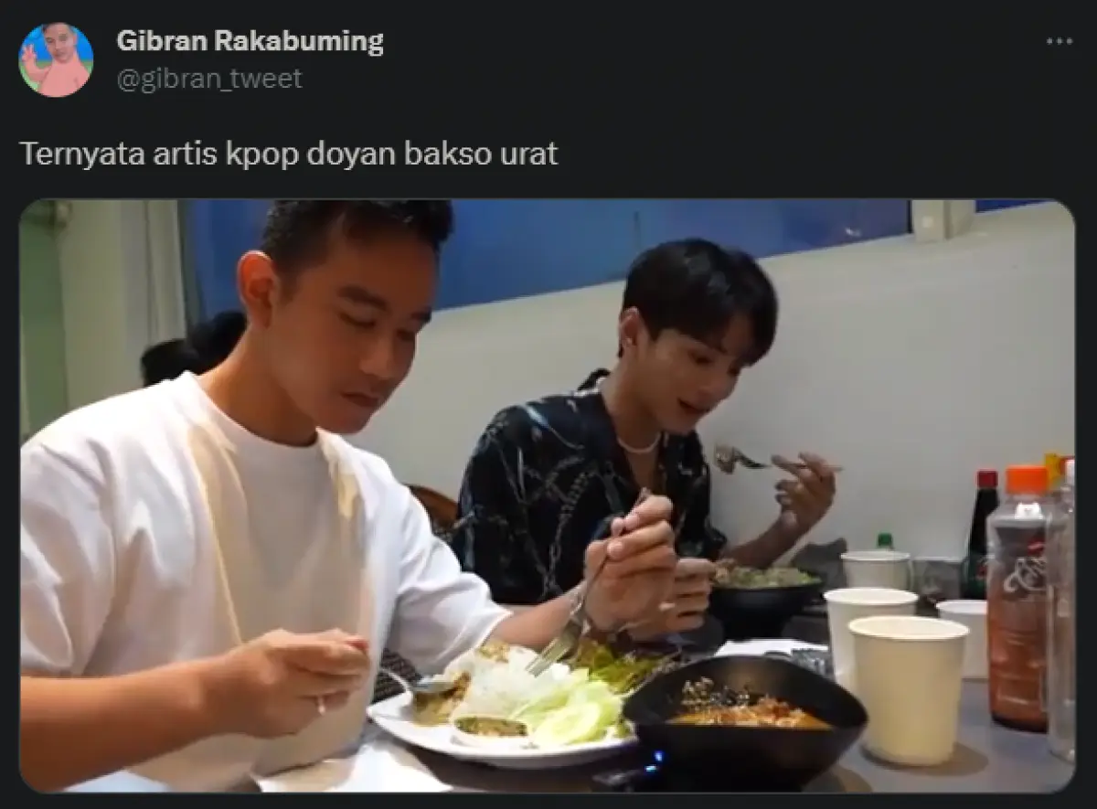Gibran Rakabuming makan bakso dengan idol Kpop. (Sumber : twitter/gibran_tweet)