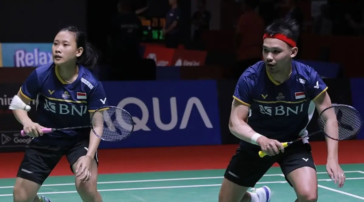 Rinov Rivaldy/Pitha Haningtyas Mentari melaju ke babak 16 besar Indonesia Open 2023.  Rinov/Pitha menang setelah melawan pasangan Prancis, Thom Gickquel/Delphine Delrue, Rabu 14 Juni 2023. (Sumber : PBSI)