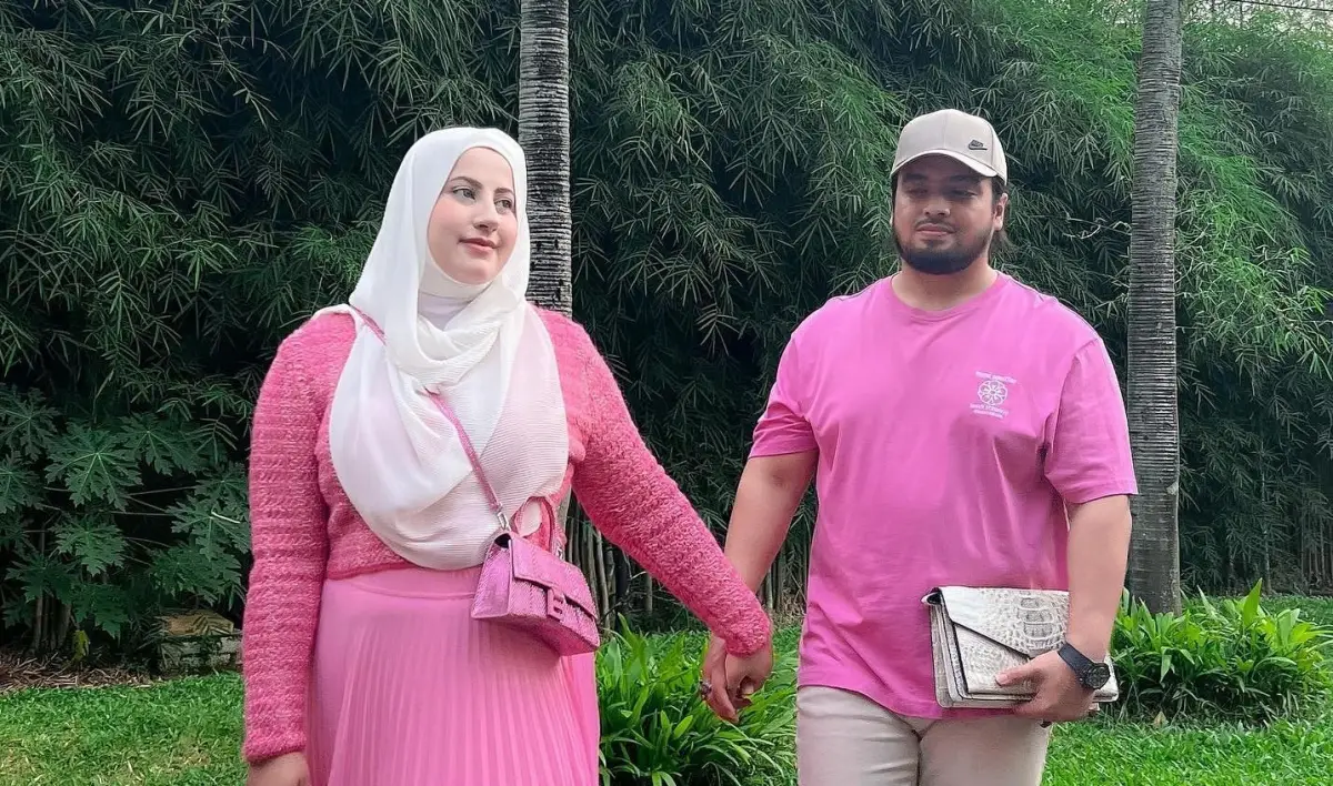 Tasyi Athasyia dan suaminya, Syech Zaki Alatas. (Sumber : Instagram @tasyiiathasyia)