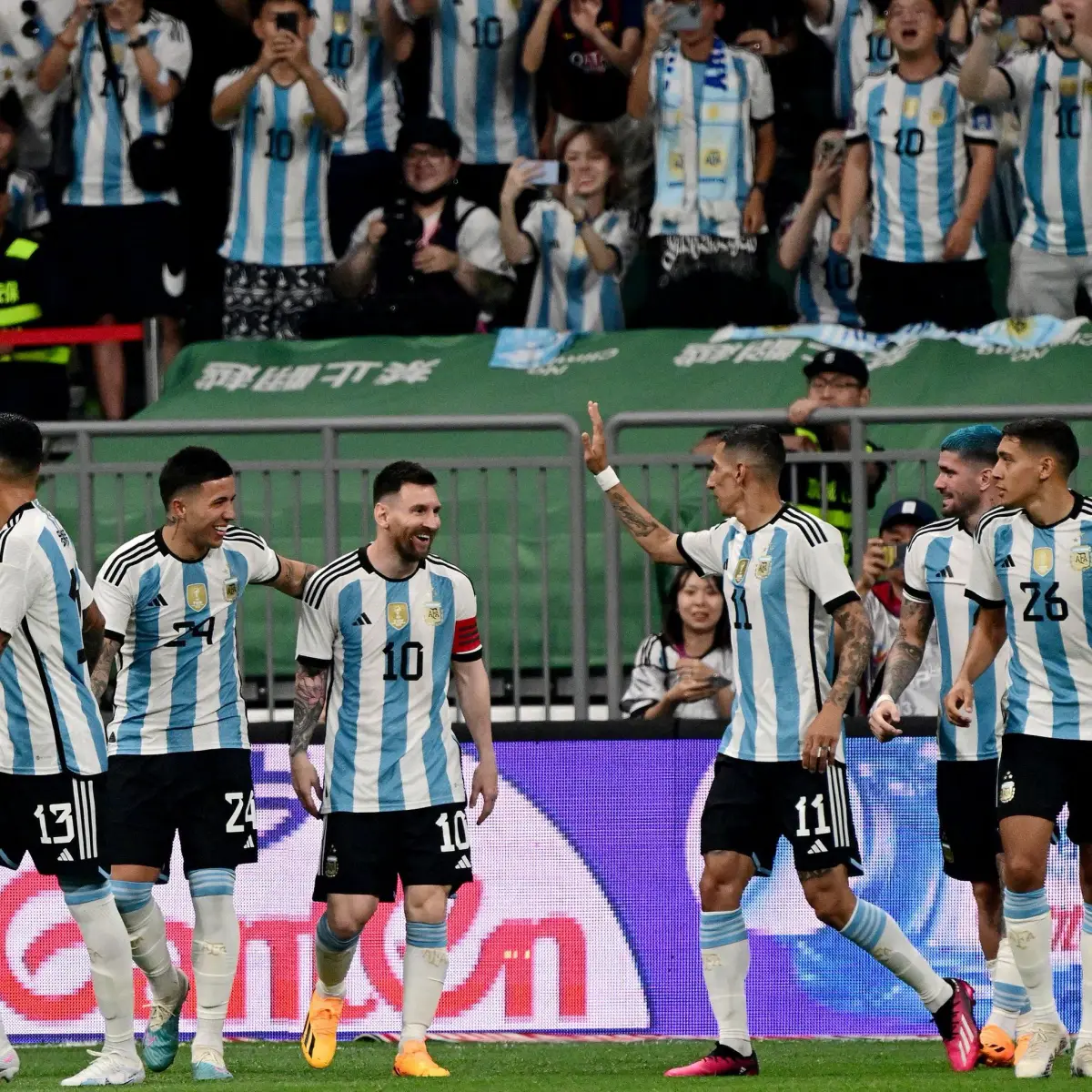 Pemain-pemain terbaik Timnas Argentina saat melawan Australia (Sumber : Twitter)