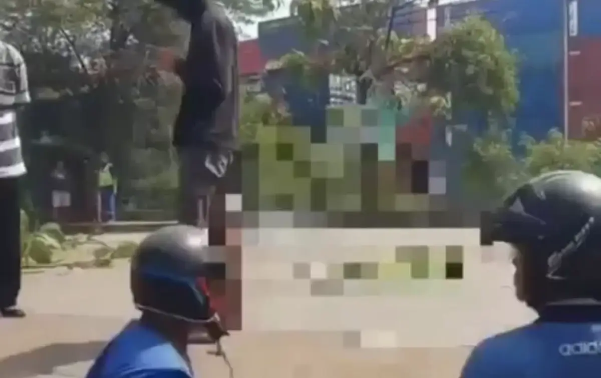 Mahasiswa Unissula Semarang tewas setelah tubuhnya terseret truk gandeng di Jalan Yos Sudarso, Kota Semarang. (Sumber : Instagram @kejadiansmg)