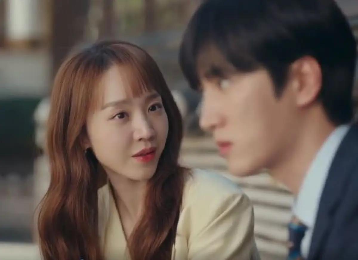 Inilah profil Shin Hye Sun pemeran Ban Ji Eum dalam dram See You in My 19th Life (Sumber : tankapan layar tvN)