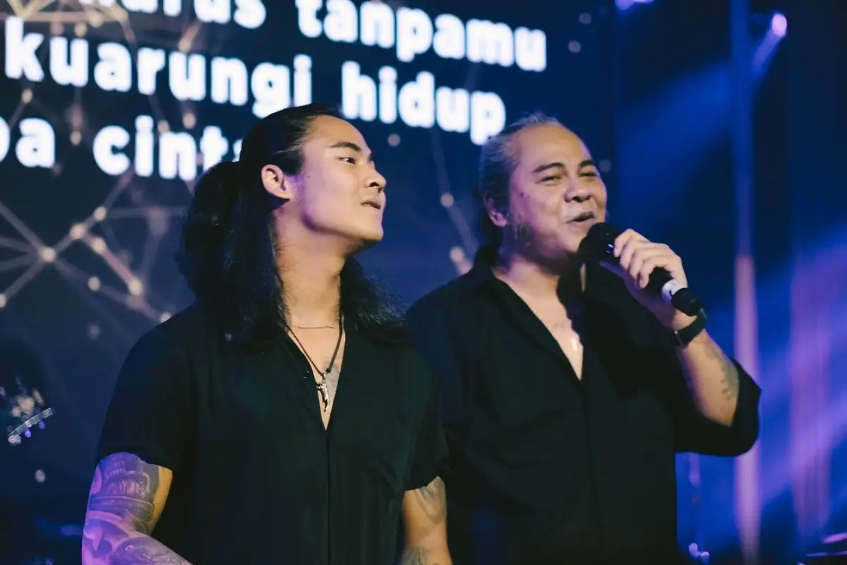 Renaga Tahier dan ayahnya, Ferdy Tahier, yang merupakan vokalis Element. (Sumber : Instagram @renaga.tahier)
