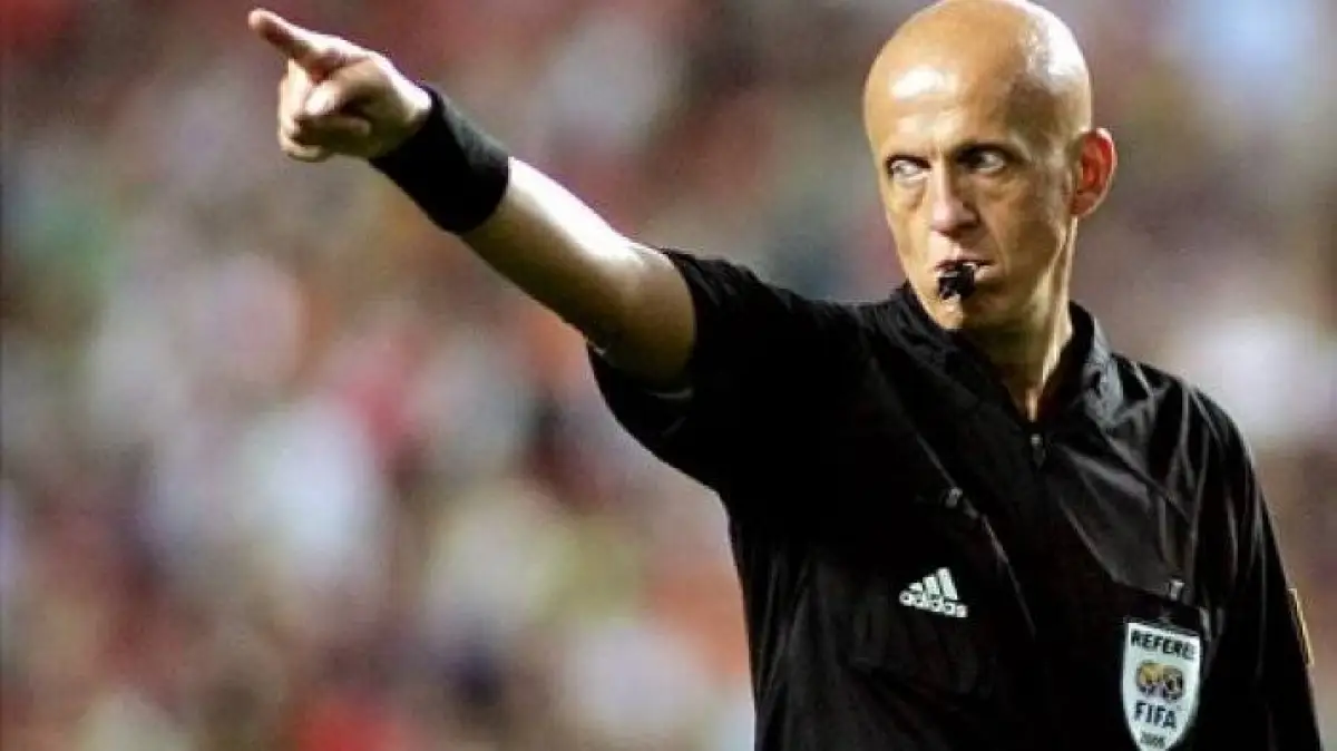 Pierluigi Collina, wasit legendaris asal Italia yang berencana didatangkan PSSI (Sumber : Twitter)