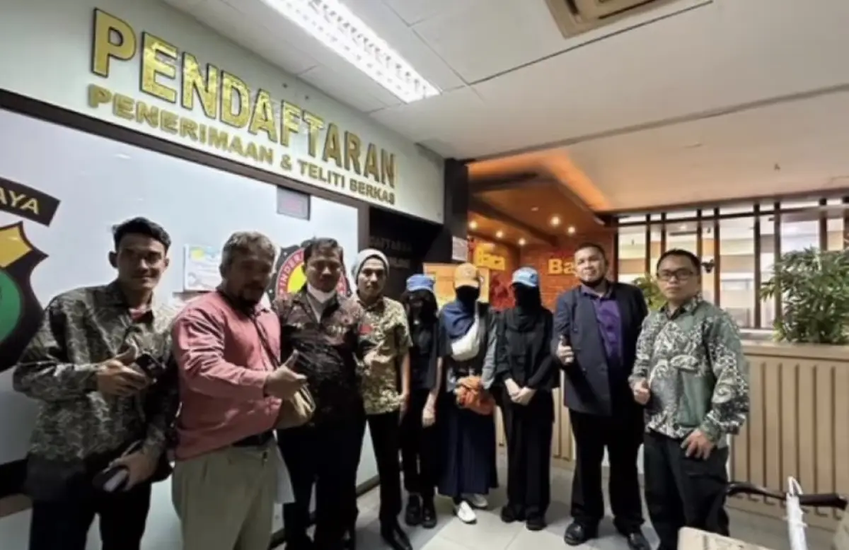 Tiga mantan karyawan melaporkan Tasyi Athasyia ke Polda Metro Jaya, Rabu 21 Juni 2023. (Sumber : Instagram @budepji)