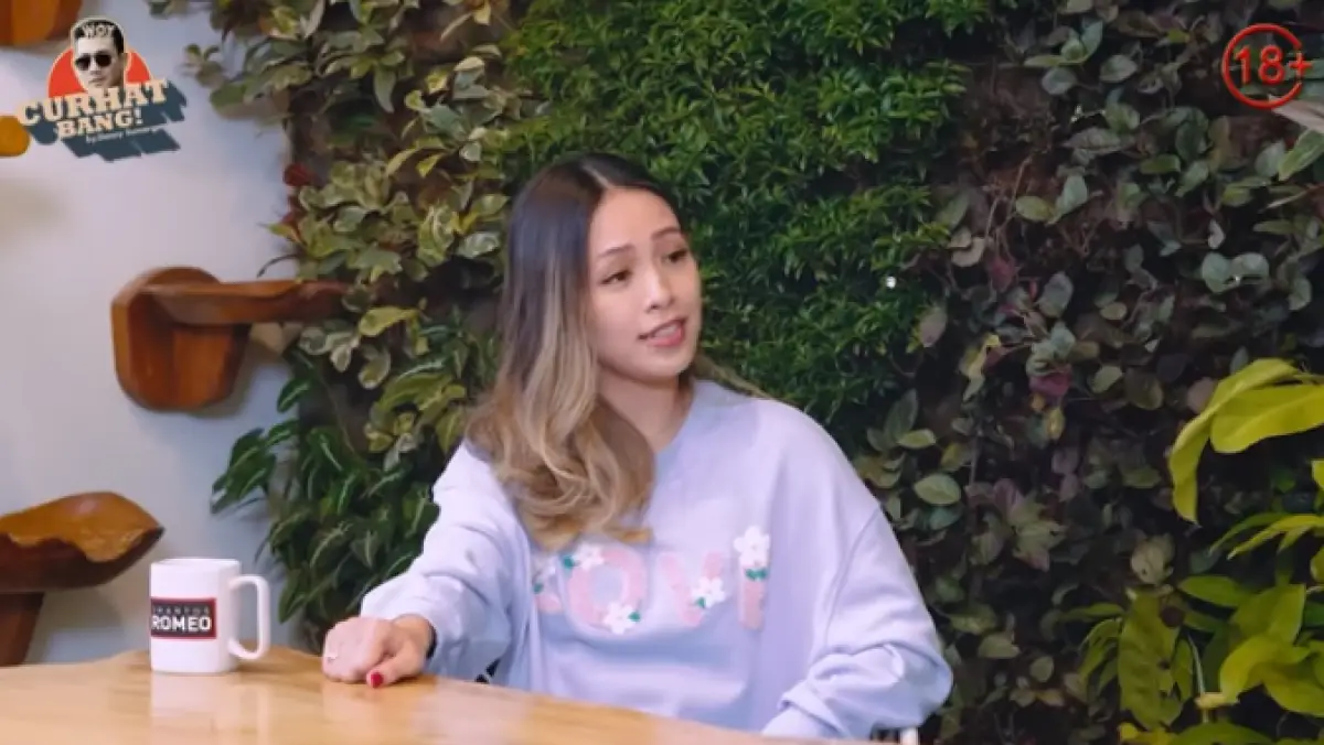 Lady Nayoan di YouTube Denny Sumargo. (Sumber : youtube/Denny Sumargo)