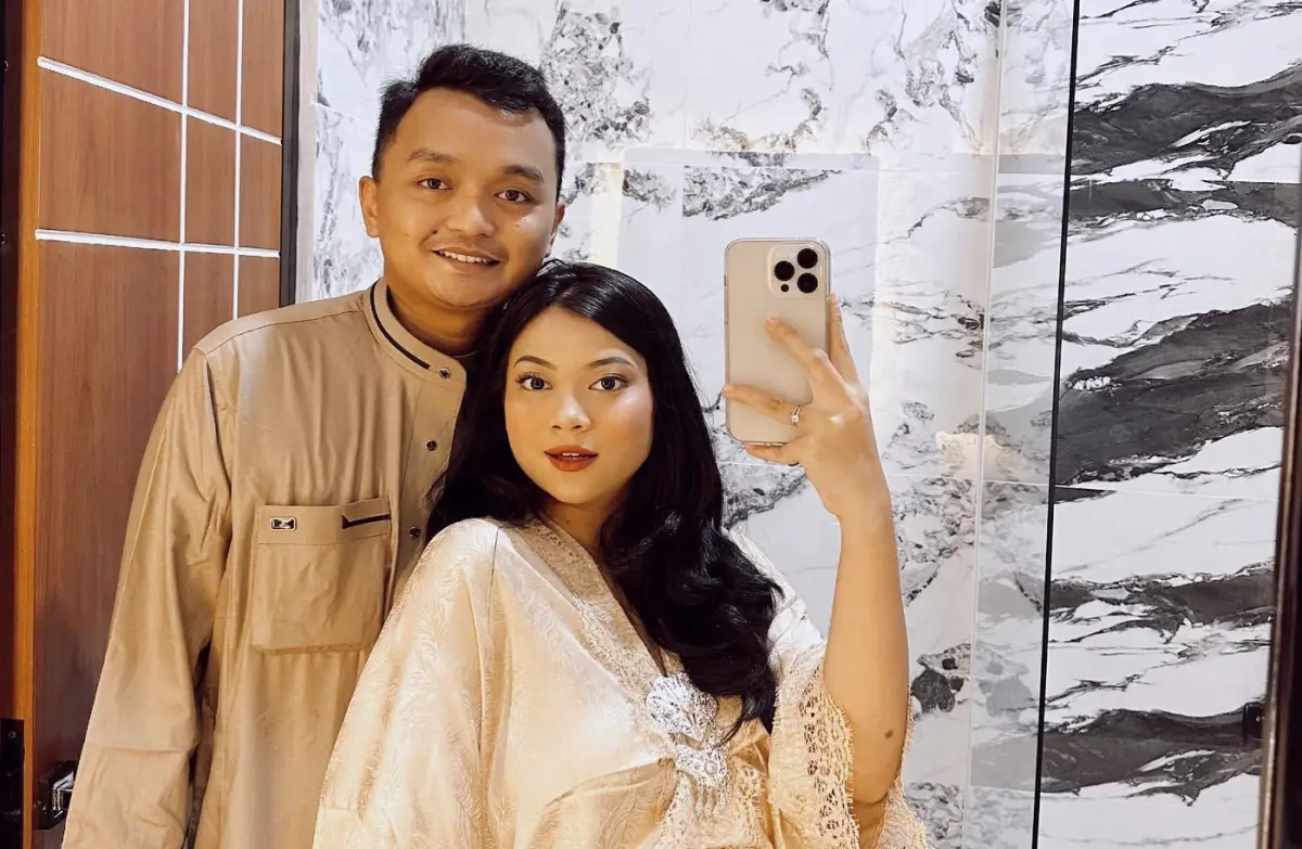 Hanum Mega bongkar perselingkuhan suaminya, Achmad Herlambang, dengan adik kelas. (Sumber : Instagram @real.hanummegaa)