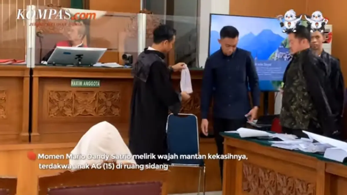 Momen Mario Dandy dan AG di sidang hari ini, Selasa 27 Juni 2023. (Sumber : Screenshot YouTube KompasTV)