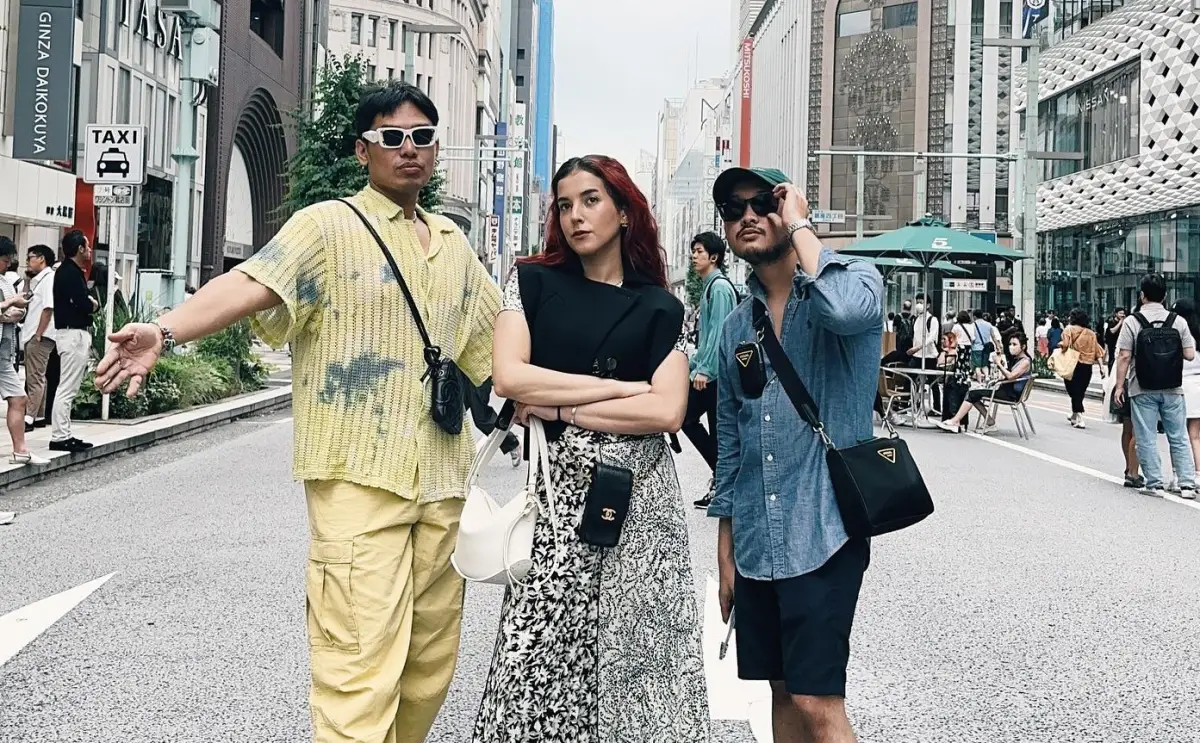 Tasya Farasya bersama 2 anggota timnya, Galih dan Hasyim, yang dulu sempat bekerja dengan Tasyi Athasyia. (Sumber : Instagram @hasyimaman)