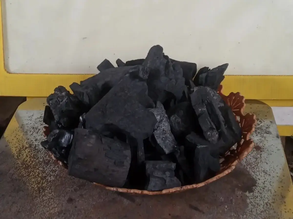 Penjual arang pada momen Idul Adha meraup untuk banyak (Sumber : instagram)