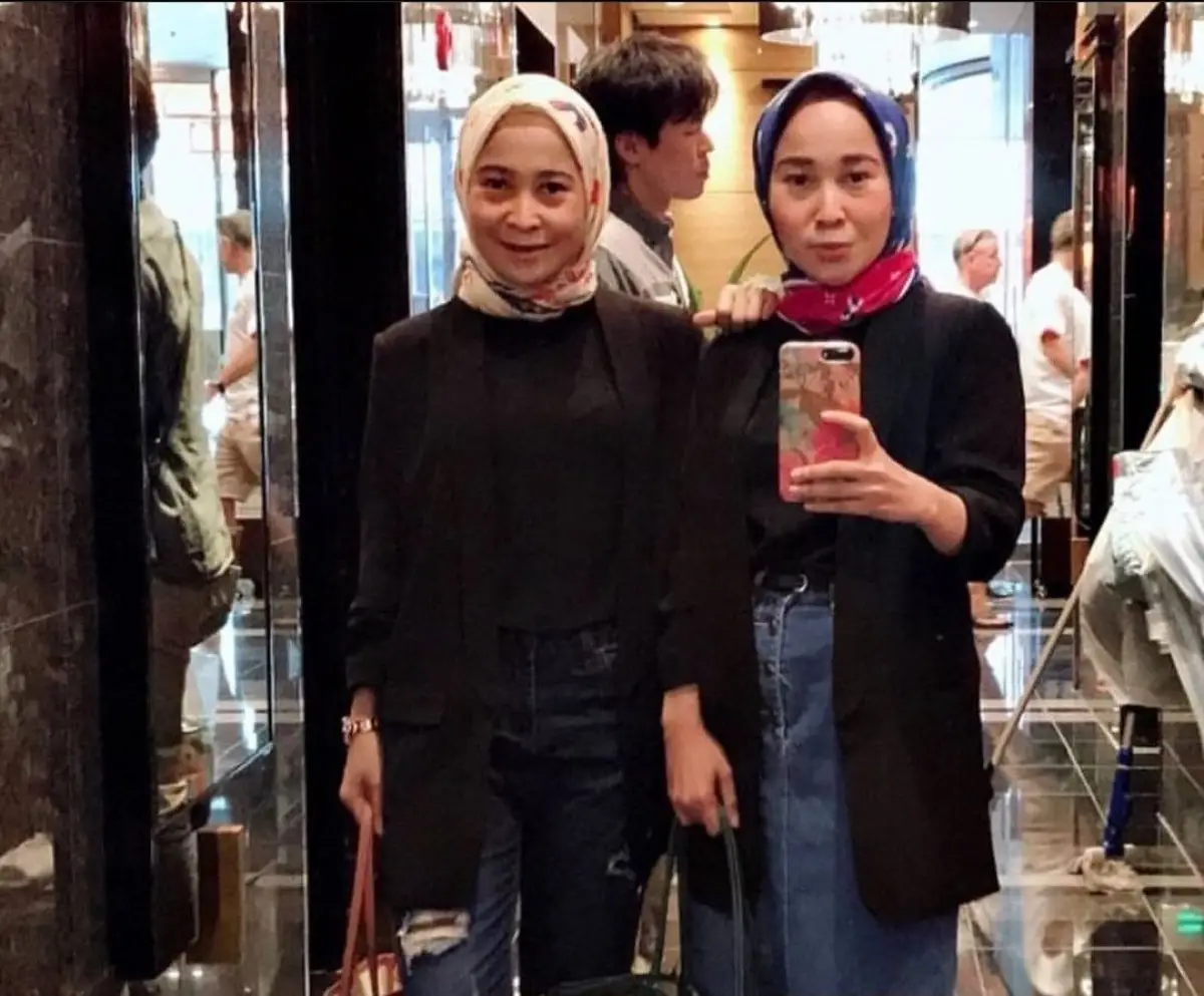 Rihana Rihani pelaku penipuan (Sumber : Sumber: @kasusiphonesikembar)