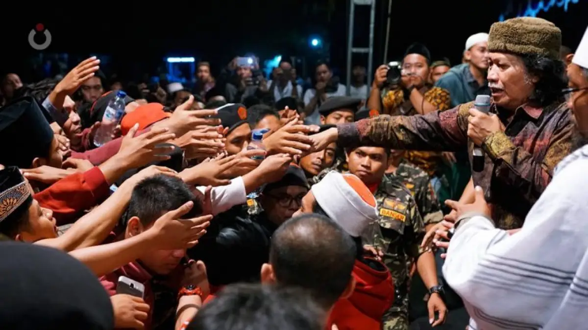 Cak Nun dirawat intensif di rumah RSUP Dr Sardjito. (Sumber : caknun.com)