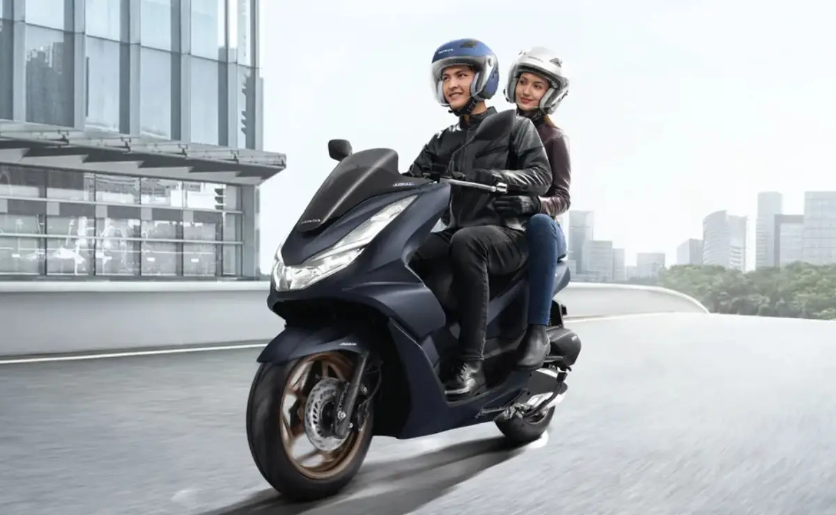 Harga, fitur, dan spesifikasi Honda PCX 160 2023. (Sumber : astra-honda.com)