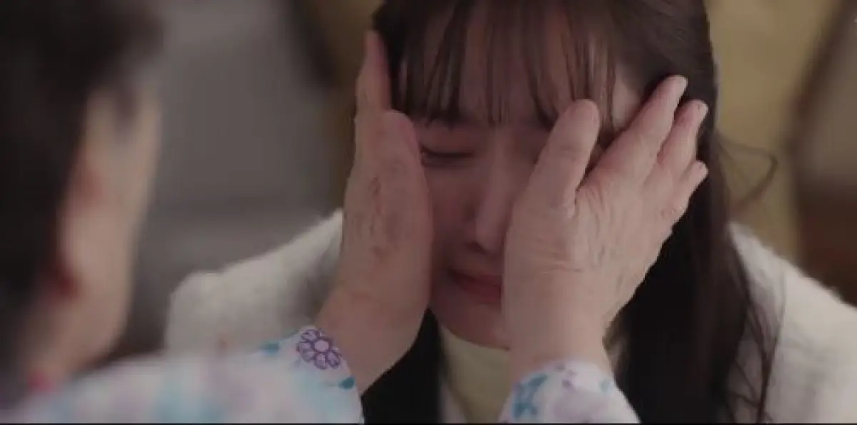 Potongan adegan Cheon Sa Rang di episode 9 drama King The Land (Sumber : www.instagram.com/jtbcdrama)