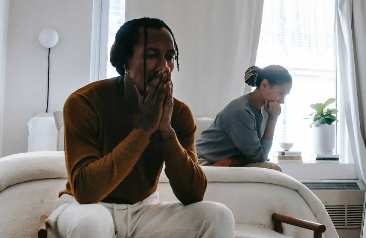 Ilustrasi | Cara mengelola konflik dan memperkuat koneksi dengan dialog konstruktif. (Sumber : Pexels/Alex Green)