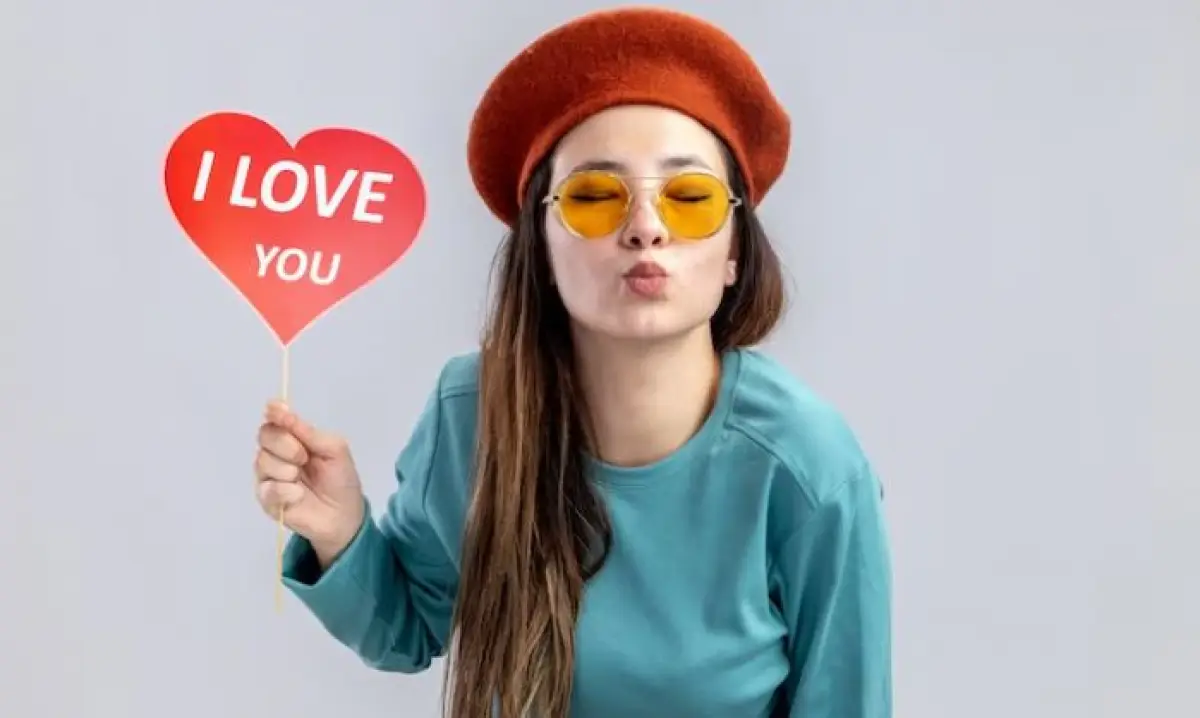 Ilustrasi | Bilang 'I Love You' Pakai Bahasa Asing Ini, Dijamin Bikin Doi Makin Klepek-klepek (Sumber : Freepik/stockking)