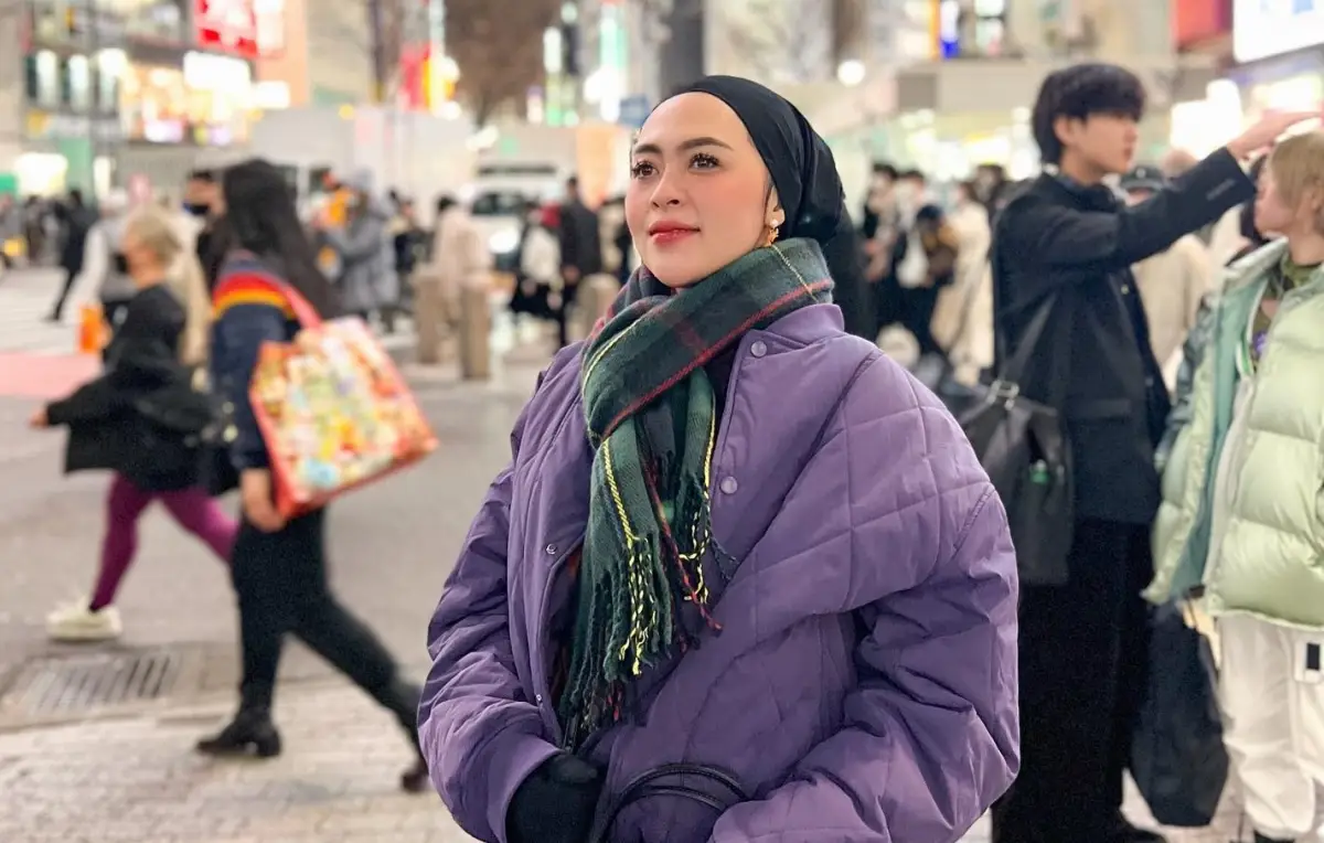 Selebgram Meylisa Zaara membongkar perselingkuhan suami dengan pria yang pernah menjadi saksi pernikahannya. (Sumber : Instagram @meylisazaara)