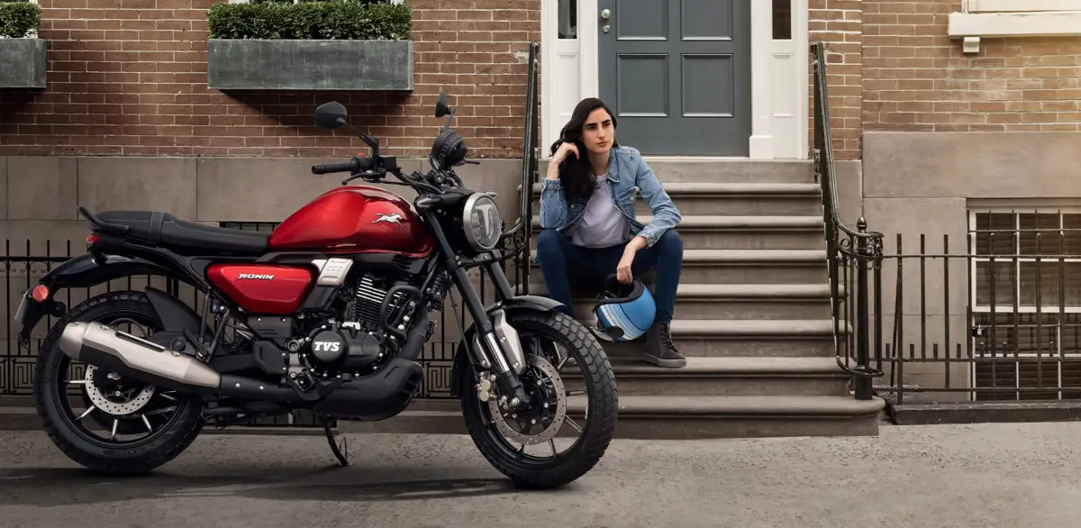 TVS RONIN tampil sebagai saingan berat Kawasaki W175 dan Yamaha XSR 155. (Sumber : tvsmotor.co.id)