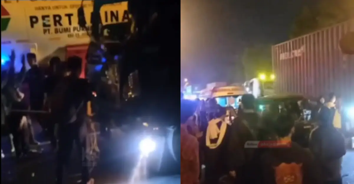 Kecelakaan di dekat gapura selamat datang Kota Ungaran, melibatkan 3 kendaraan, Rabu 12 Juli 2023 malam. (Sumber : Instagram @kejadiansmg)