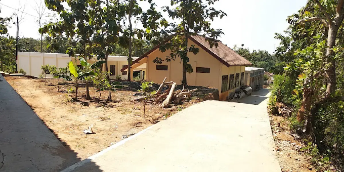 Potret SMK Negeri 1 Sale di Rembang. Kepala sekolah dibebastugaskan setelah diketahui membiarkan ada pungutan liat berkedok infak. (Sumber : Google Agung Abdillah)