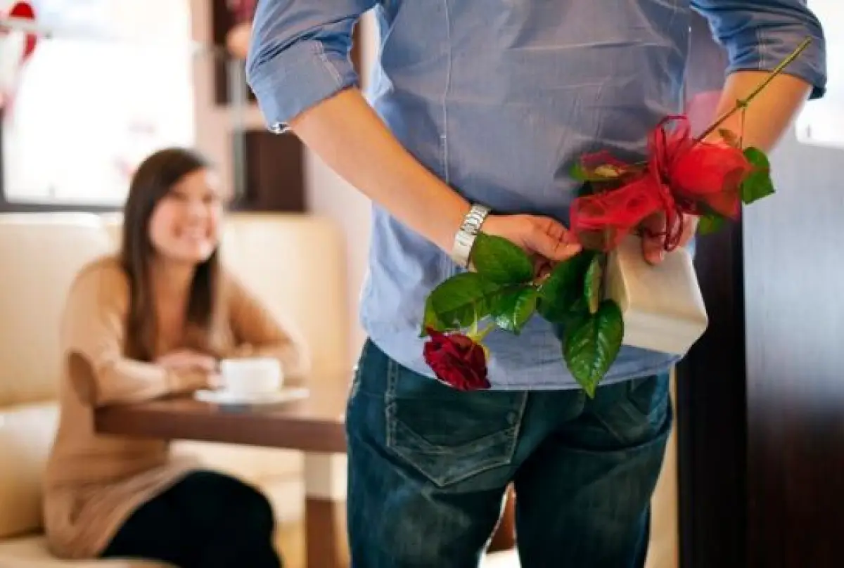 Ilustrasi | Hukum Tentang Jatuh Cinta Pada Saudara Sendiri Menurut Agama Islam (Sumber : Freepik)