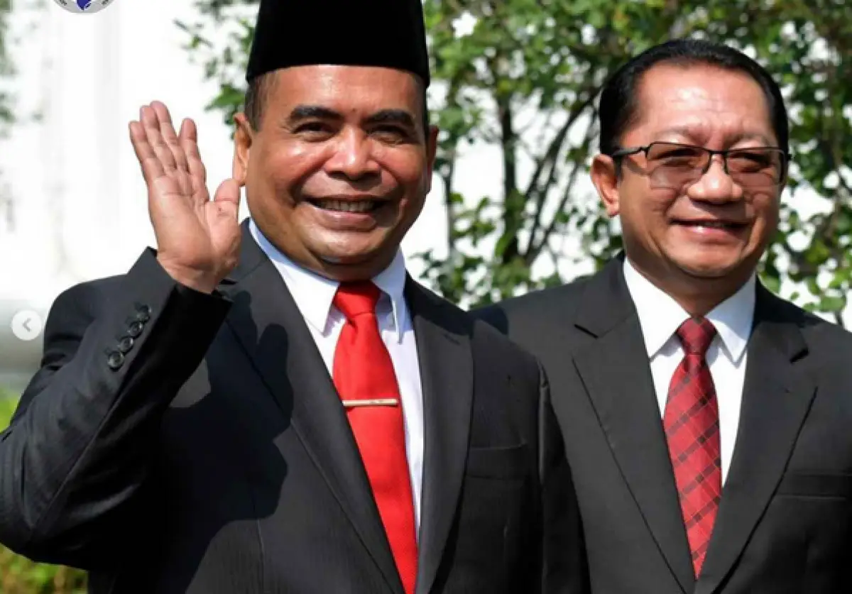 Prof Paiman Raharjo (kiri), Wamendes yang baru saja dilantik oleh Presiden Jokowi (Sumber : Instagram/@kemendespdtt)