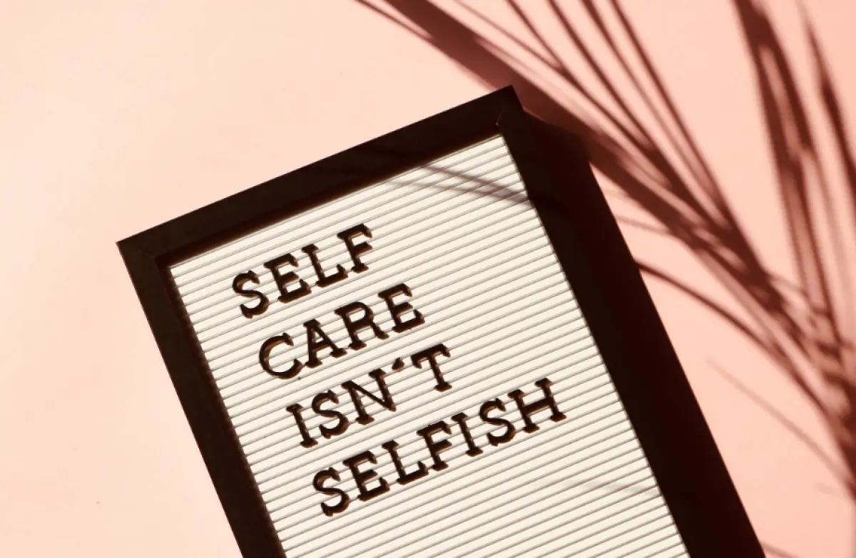 Ilustrasi | 8 langkah self care untuk mencapai keseimbangan emosional. (Sumber : Pexels/Madison Inouye)