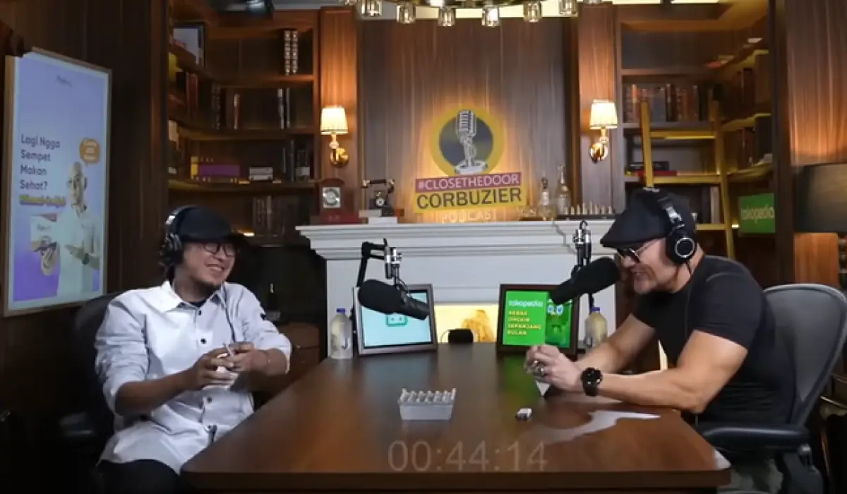 Noe Letto saat menceritakan kisahnya pernah ateis kepada Deddy Corbuzier (Sumber : YouTube/Deddy Corbuzier)