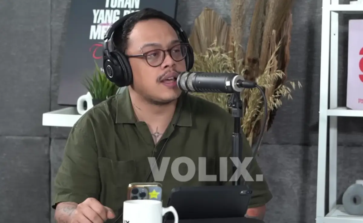 Marlo Ernesto putra Andy F Noya yang dipuji sabar saat respons kelakukan tak sopan Keisya Levronka (Sumber : YouTube/Volix Media)