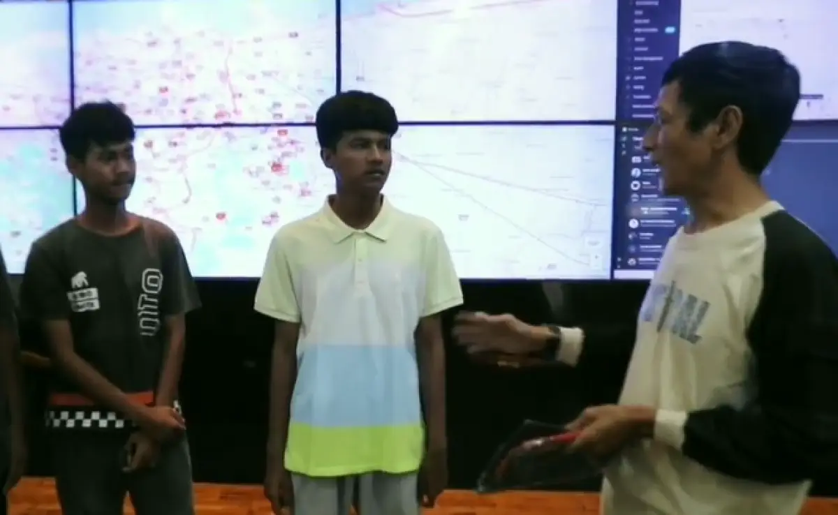 Wildan bersama temannya yang sebelumnya viral karena video melaporkan balap liar di Jalan MT Haryono Semarang, meminta maaf kepada polisi dan publik, Sabtu 22 Juli 2023 malam. (Sumber : Team Elang Hebat Semarang)