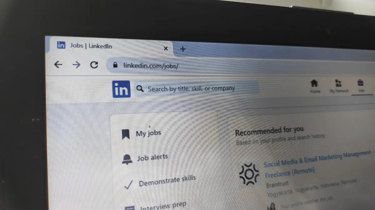Rahasia Sukses Melamar Kerja di LinkedIn yang Jarang Diketahui, CV Auto Direview Rekruter Pakai Cara Ini (Sumber : Infosemarang.com)