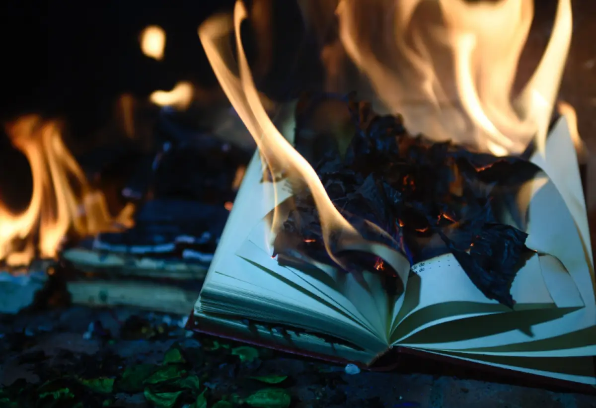 Ilustrasi | PBB adopsi resolusi penodaan kitab suci merupakan pelanggaran hukum internasional. (Sumber : Pexels/Movidagrafica Barcelona)