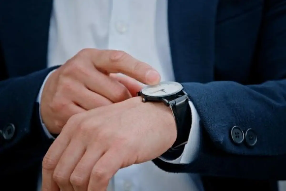 Ilustrasi | Cara Membangun Sikap Disiplin untuk Meraih Kesuksesan (Sumber : Freepik/smokewree928)