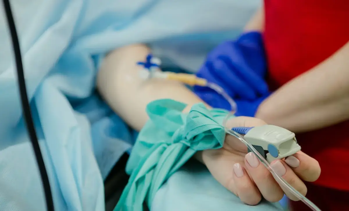 Ilustrasi orang keracunan makanan (Sumber: Unsplash/Olga Kononenko | Foto: Unsplash/Olga Kononenko)