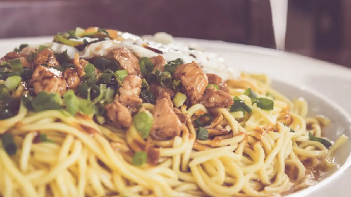 lustrasi mie ayam (Sumber : Pixabay)