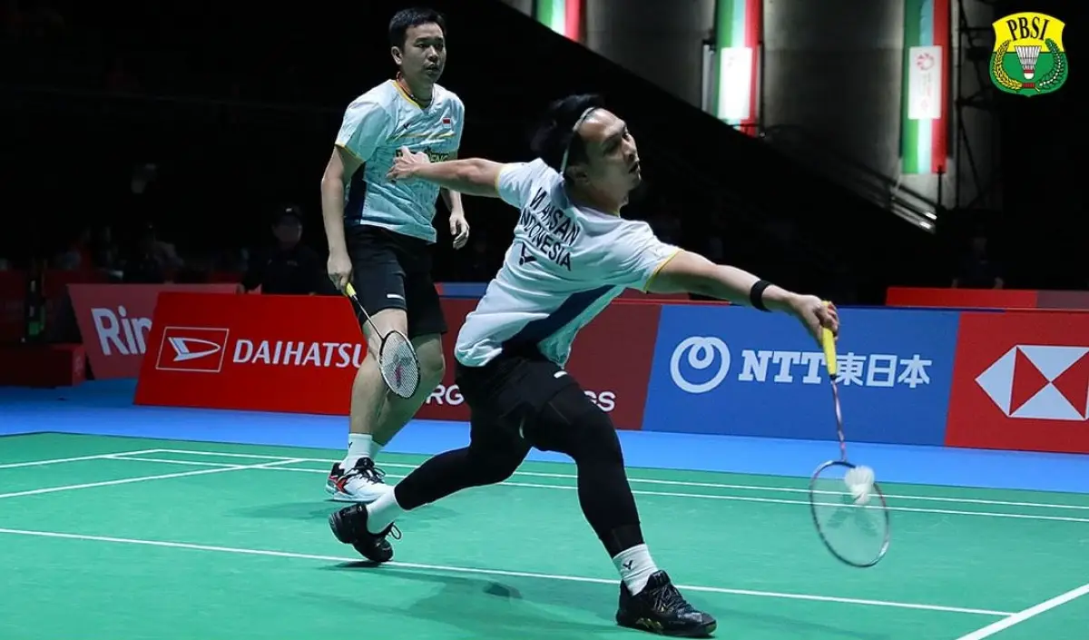 The Daddies, Mohammad Ahsan/Hendra Setiawan, yang menang melawan wakil Korsel, Kang Min Hyuk/Seo Seung Jae dengan skor 12-21, 21-10 dan 21-19, di babak 16 besar Japan Open 2023, Kamis 27 Juli 2023. (Sumber : PBSI)