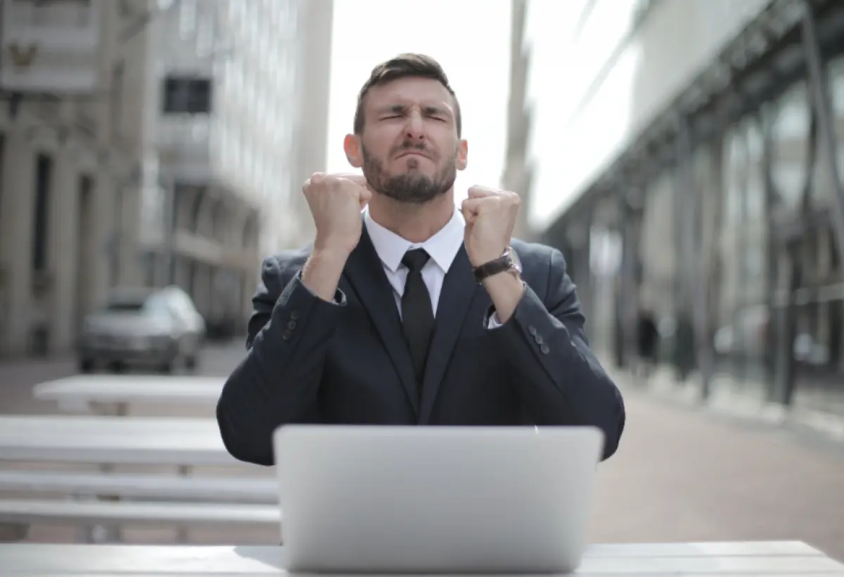 Ilustrasi | 10 tanda kamu seorang yang ambisius dan berani. (Sumber : Pexels/Andrea Piacquadio)