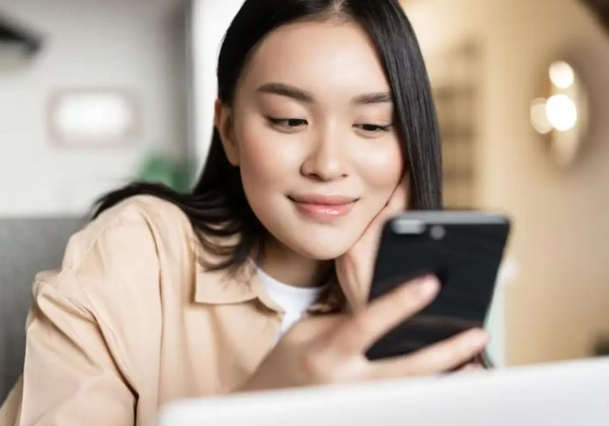 Ilustrasi | Cara Lihat Instagram Stories Tanpa Ketahuan (Sumber : Freepik/benzoix)