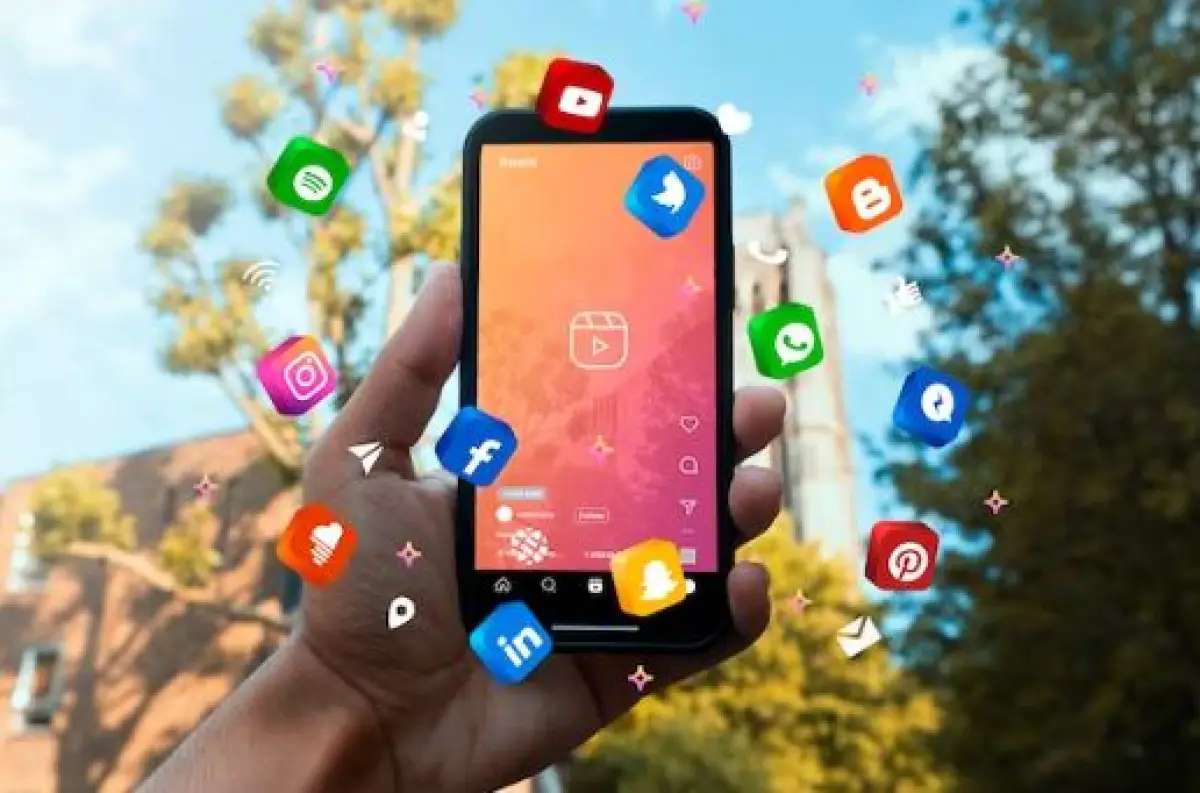 Ilustrasi | Pelajari bagaimana media sosial memengaruhi kesehatan mental Anda. (Sumber : Freepik)