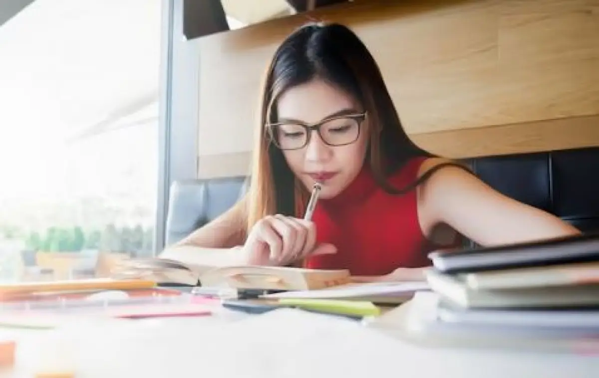 Ilustrasi | Kesalahan Fatal Ini Jika Ingin Sukses Saat Belajar dan solusinya (Sumber : Freepik/ijaeb)