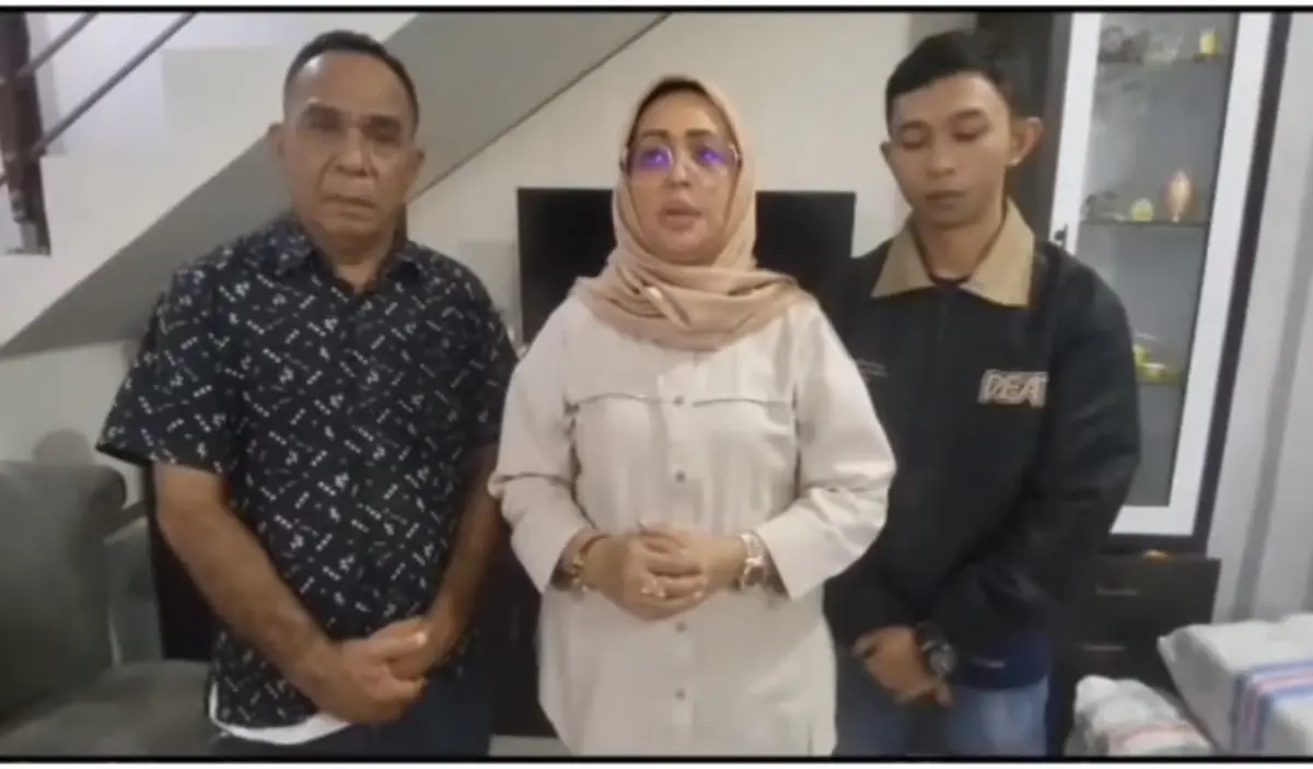 Ketua DPRD Ambong, Elly Toisuta (Sumber : instagram @nenktaiment)