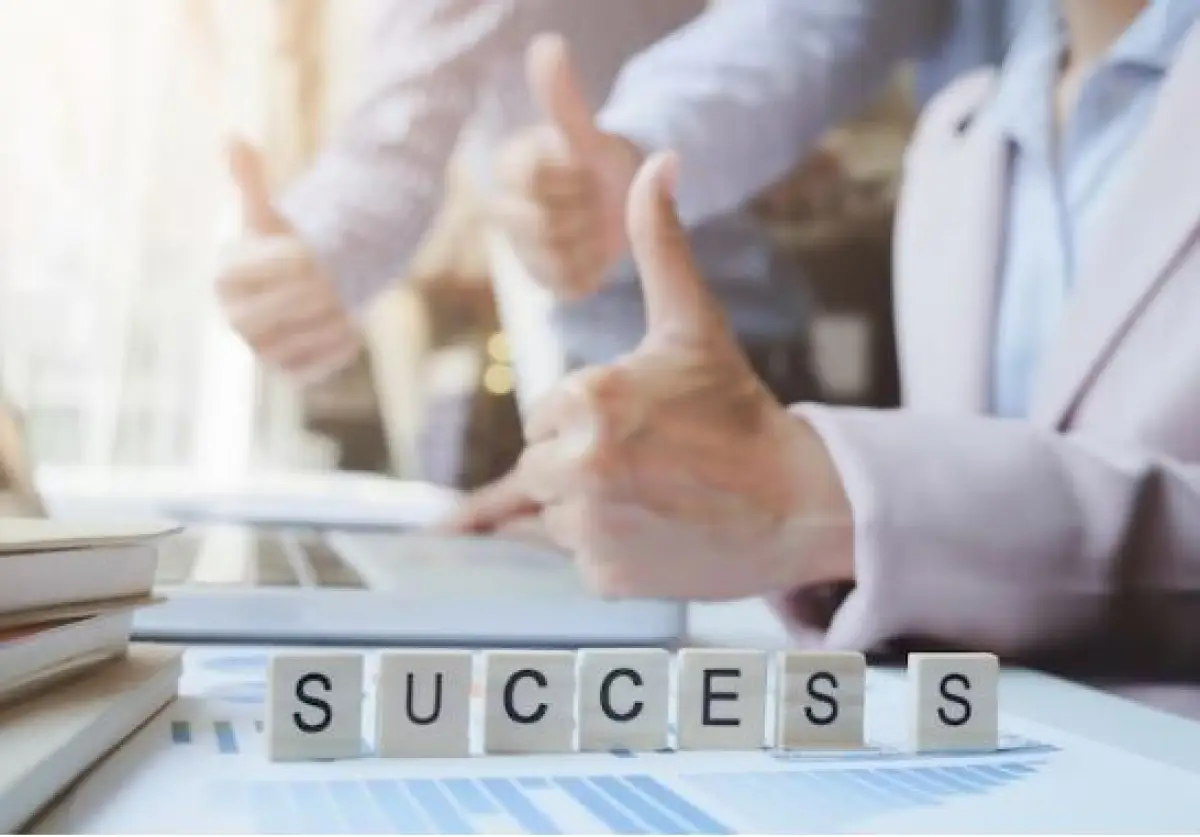 Ilustrasi | 7 Tips Sukses Berkarir Tanpa Privilege Orang Tua (Sumber : Freepik/ijaeb)