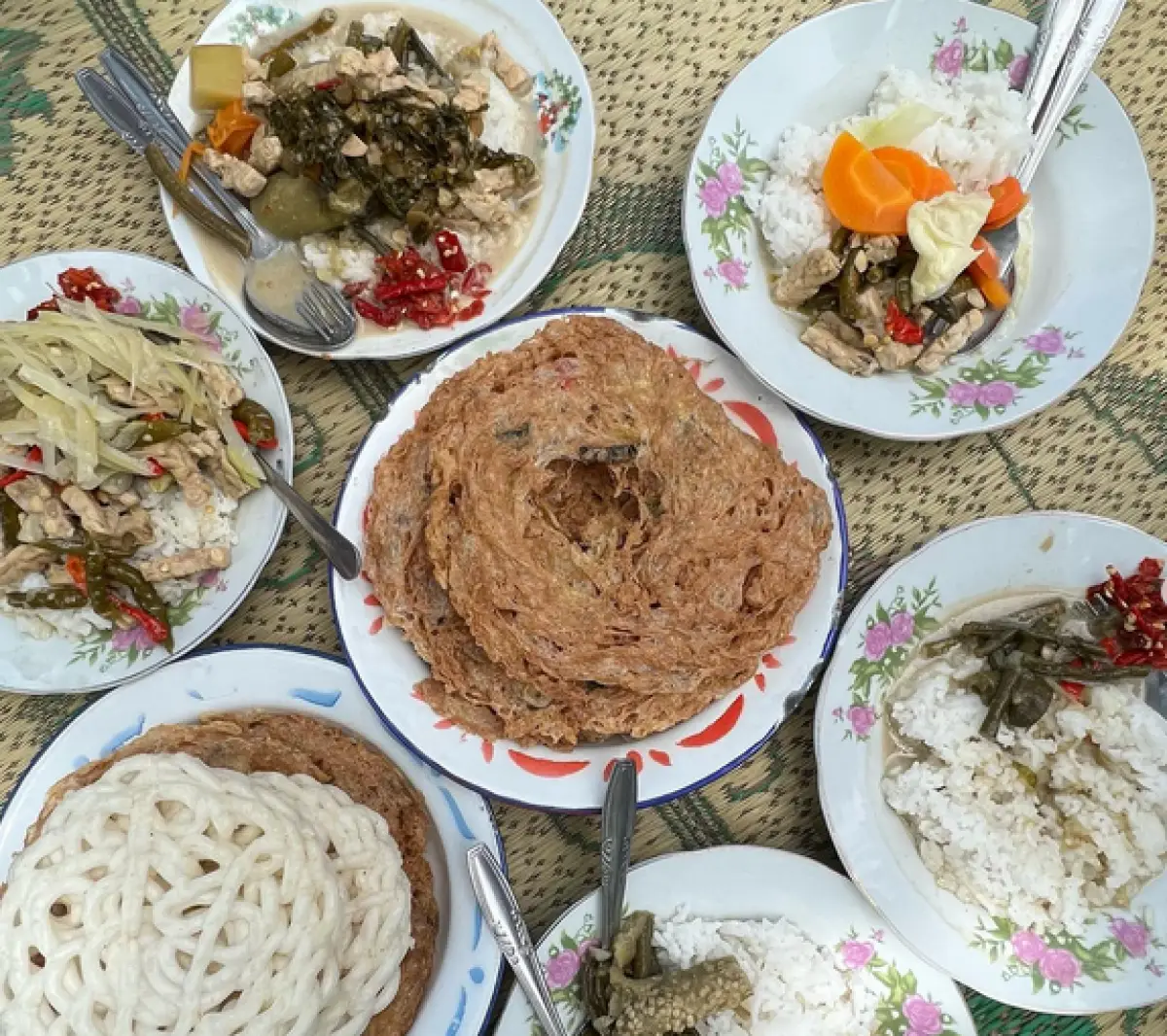 Ilustrasi hidangan di Kopi Klotok Jogja (Sumber : Instagram/@sheilaupdate)