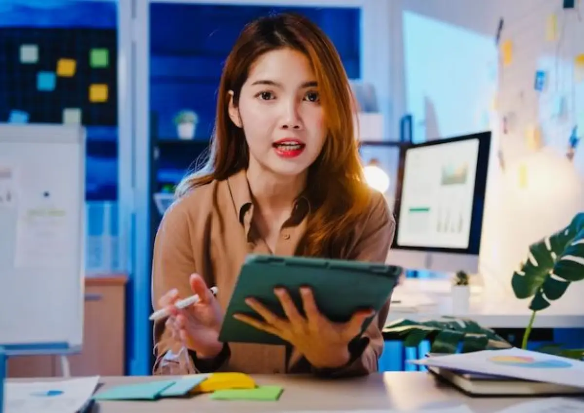 Ilustrasi | Manfaat personal branding di dunia kerja (Sumber : Freepik/tirachardz)