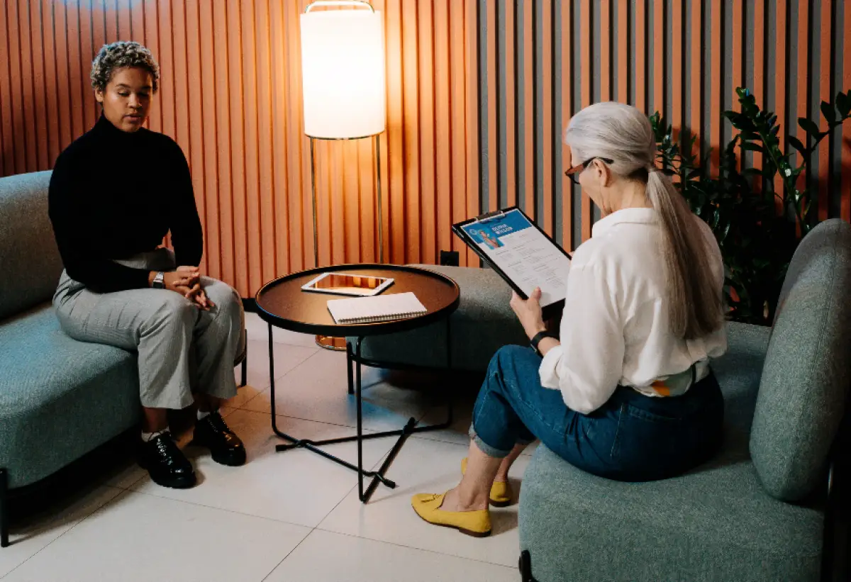 Ilustrasi | Tiga loker menarik di Semarang, dari Store Manager, Admin, dan ODP. (Sumber : Pexels/cottonbro studio)