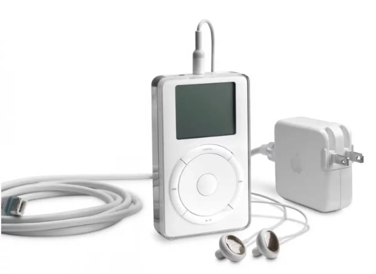 Ipod Generasi Pertama Terjual Hampir Setengah Miliar (Sumber : https://www.npr.org/)