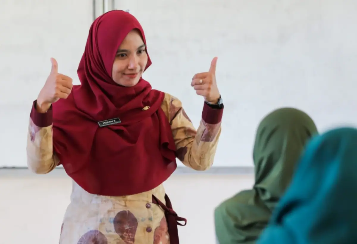 Kisah inspiratif Fersiana Wulandari dan Ganjar Widiantoro dari tenaga honorer jadi PPPK Guru. (Sumber : Dok. Pemprov Jawa Tengah)